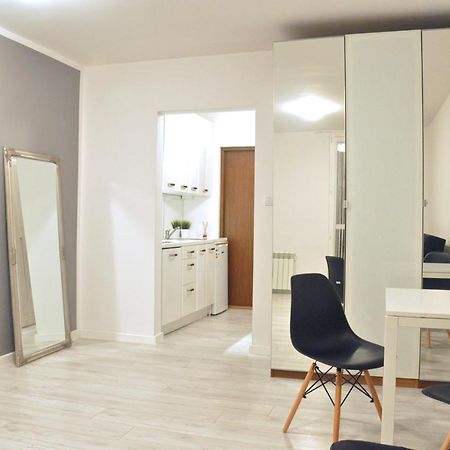 Nice And Comfy Studio Close To Old Town And Metro. 바르샤바 외부 사진