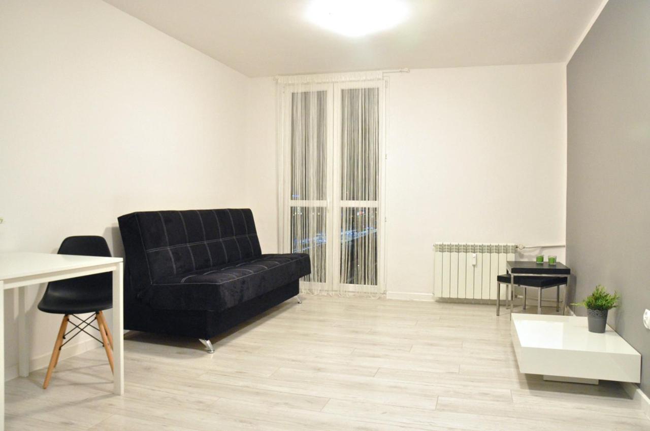Nice And Comfy Studio Close To Old Town And Metro. 바르샤바 외부 사진