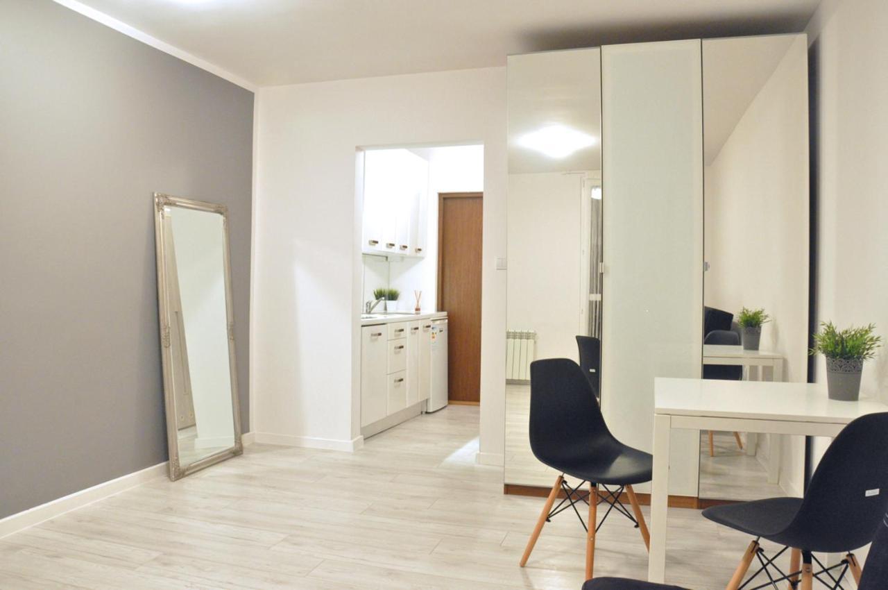 Nice And Comfy Studio Close To Old Town And Metro. 바르샤바 외부 사진